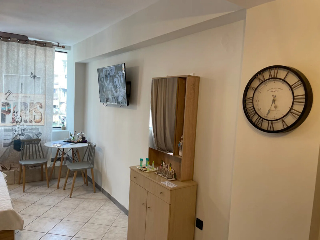 Flat in Thessaloniki, Greece, 25 m² - picture 8