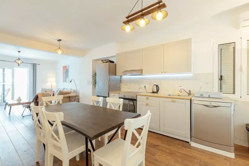 Appartamento a Muo, Montenegro, 132 m² - foto 1