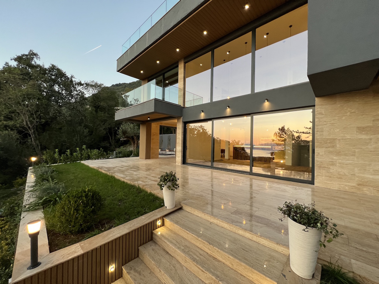 Villa a Kotor, Montenegro, 480 m² - foto 1