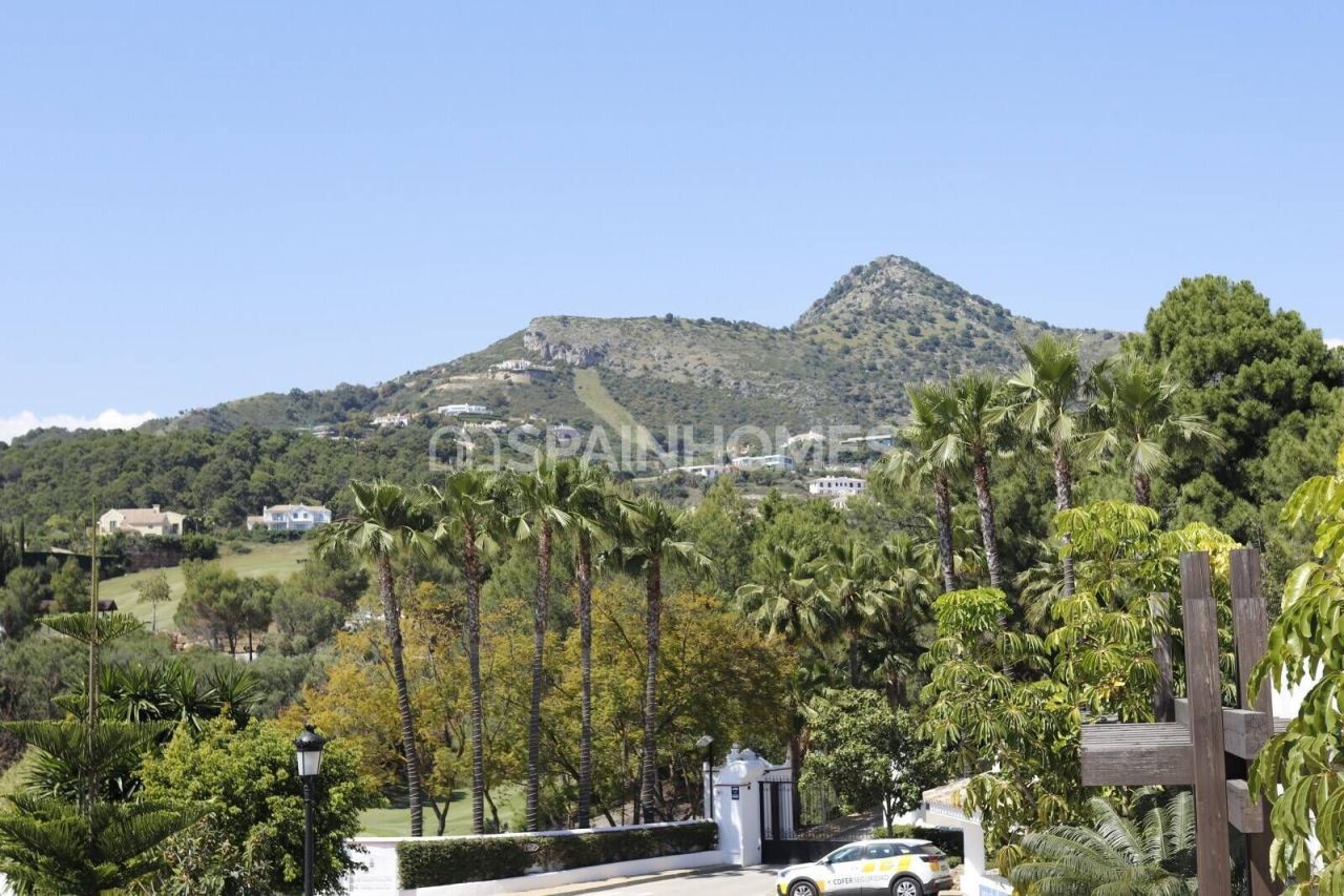 Apartment in Benahavis, Spain, 168 m² - picture 16