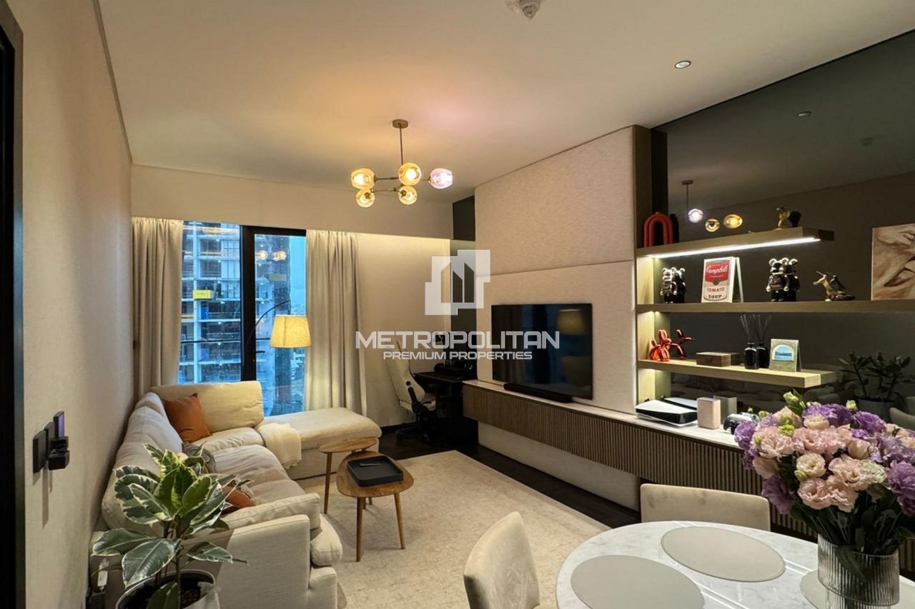 Apartment in Dubai, UAE, 72 m² - picture 1