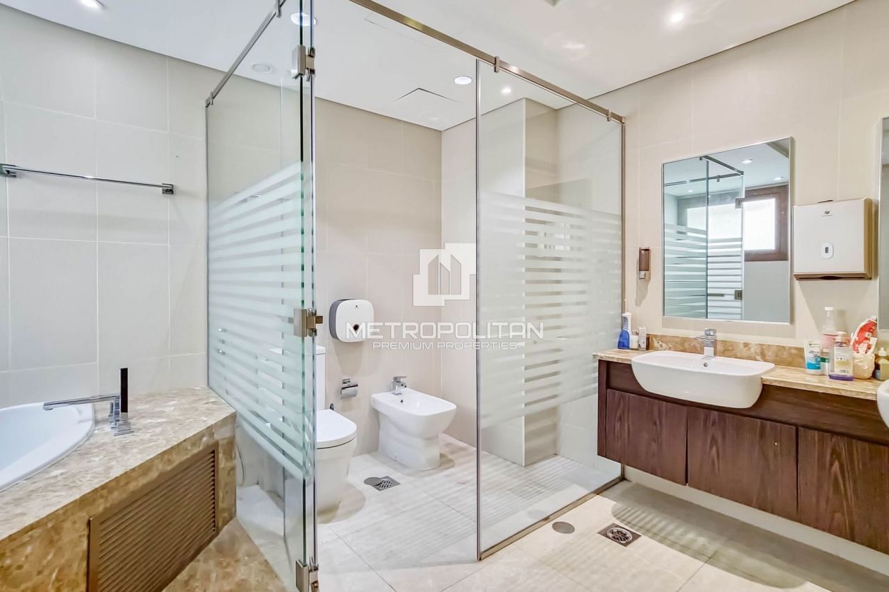 Villa in Dubai, UAE, 563 m² - picture 8