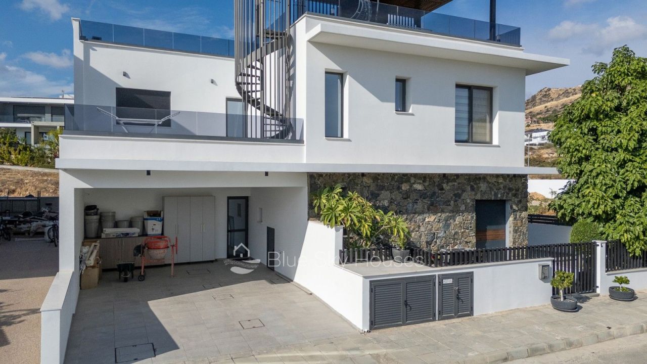 Villa in Limassol, Cyprus, 233 m² - picture 1