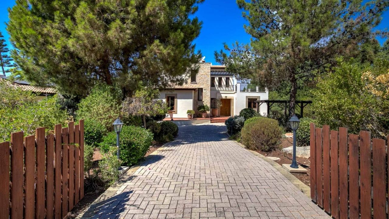 Villa in Paphos, Cyprus, 168 m² - picture 1