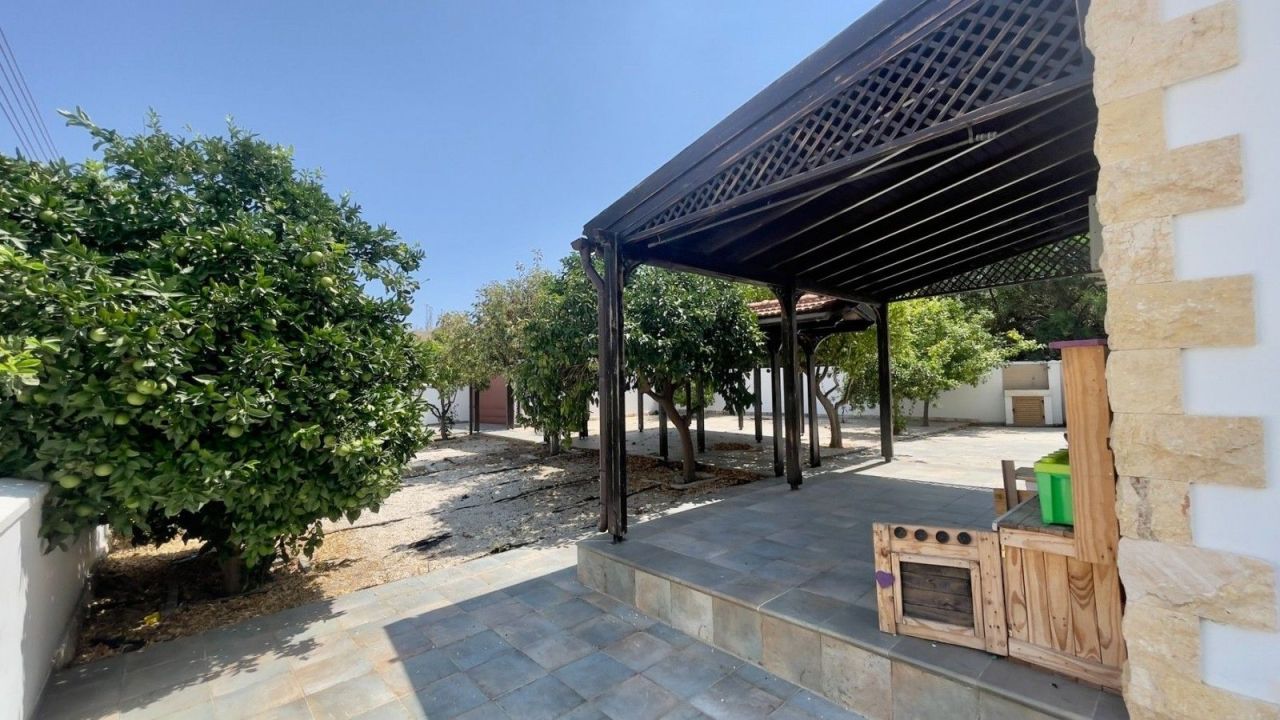 Villa en Lárnaca, Chipre, 220 m² - imagen 3