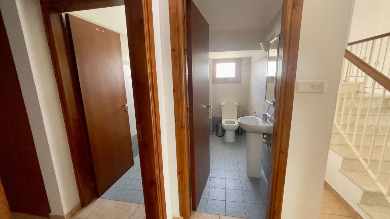 Villa en Lárnaca, Chipre, 220 m² - imagen 8