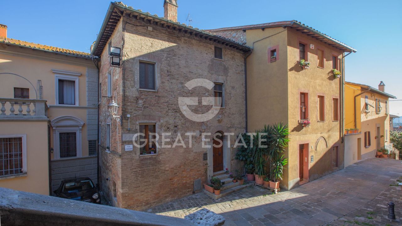 Apartment in Chiusi, Italy, 185.8 m² - picture 2