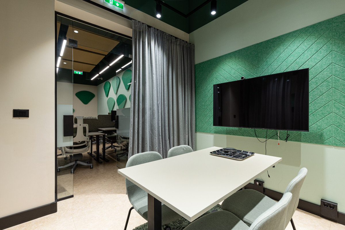 Office in Budva, Montenegro, 400 m² - picture 2