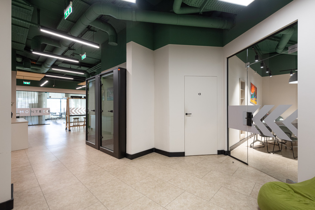 Office in Budva, Montenegro, 400 m² - picture 15