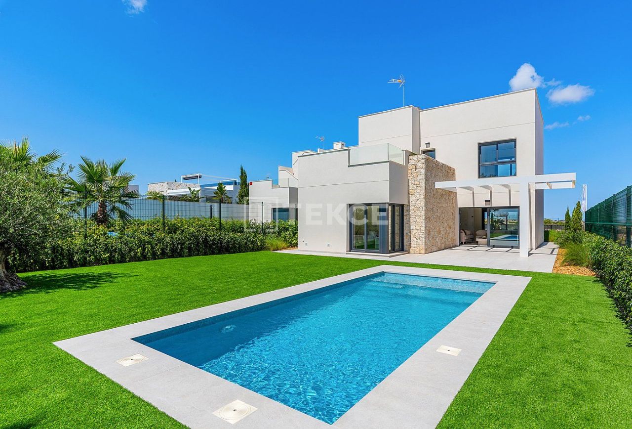 Villa in Pilar de la Horadada, Spanien, 149 m² - Foto 1