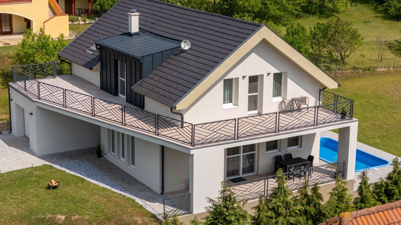 Haus in Keszthely, Ungarn, 255 m² - Foto 1