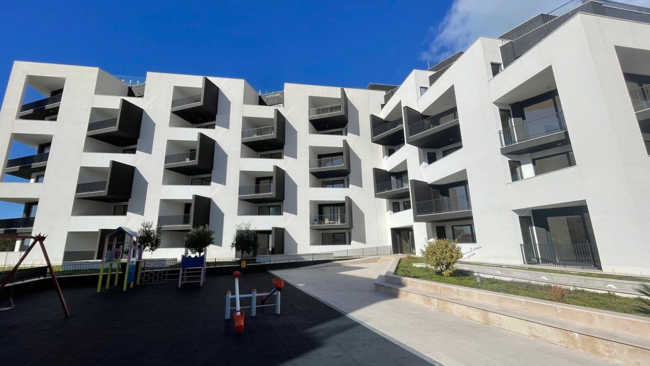 Appartement à Becici, Monténégro, 66 m² - image 1