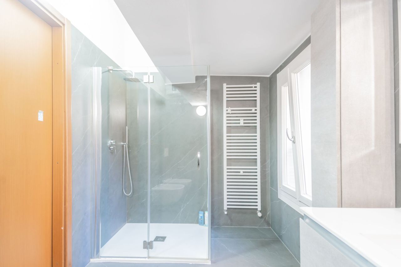 Flat on Lake Como, Italy, 160 m² - picture 15