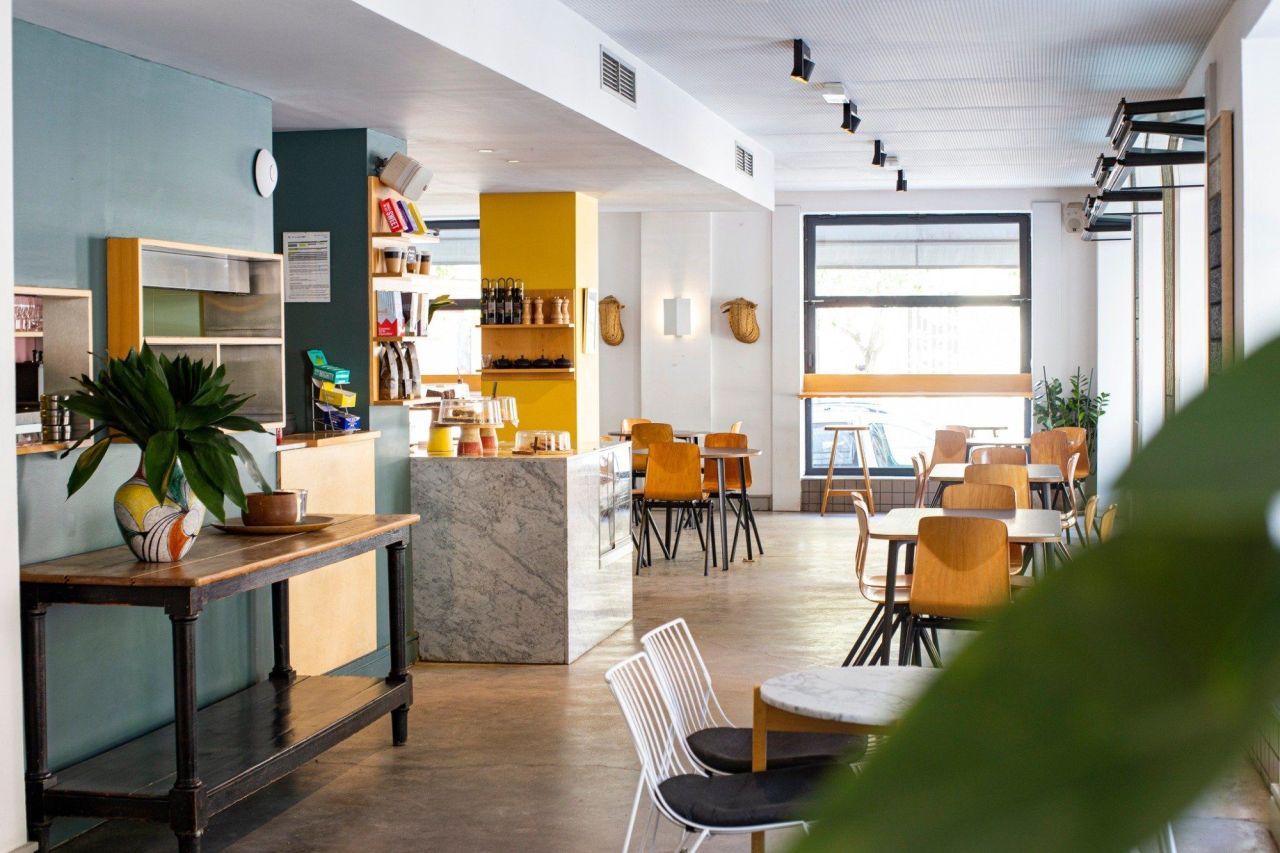 Commercial property in Barcelona, Spain, 64 m² - picture 2