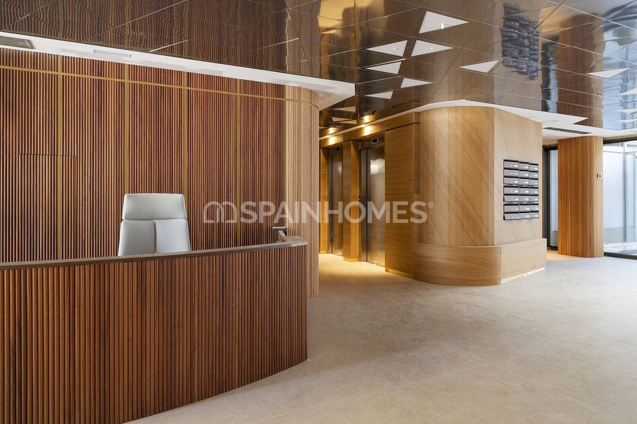 Apartment in Barcelona, Spain, 82 m² - picture 2