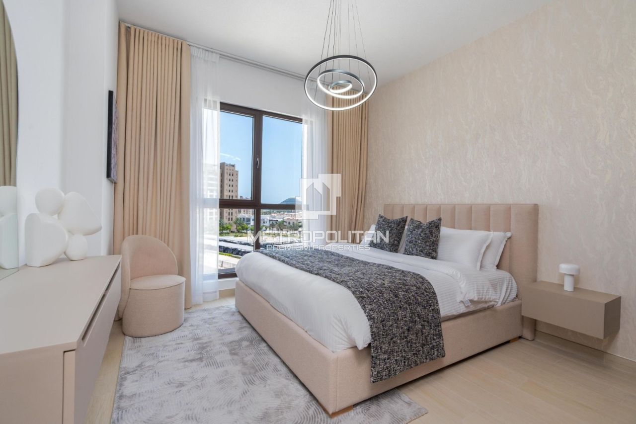 Apartment in Dubai, UAE, 68 m² - picture 1