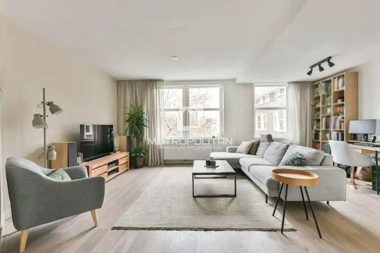 Apartment in Dubai, UAE, 91 m² - picture 1