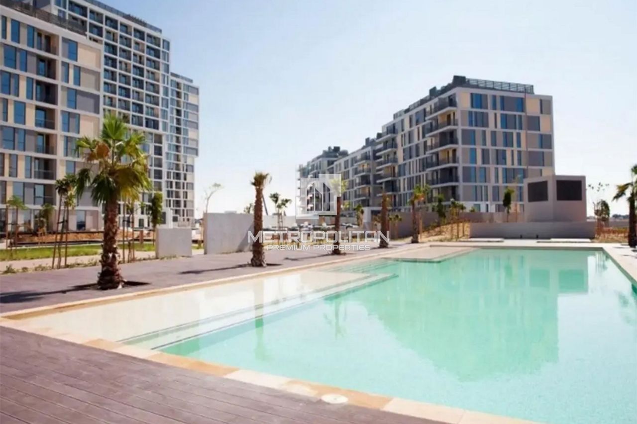 Apartment in Dubai, UAE, 58 m² - picture 1