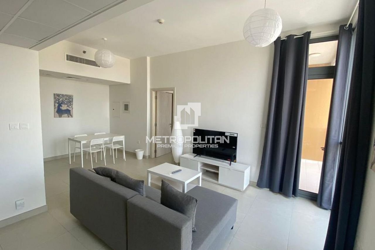 Apartment in Dubai, UAE, 58 m² - picture 2