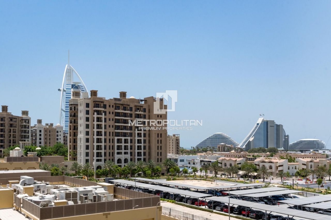 Apartment in Dubai, UAE, 68 m² - picture 3