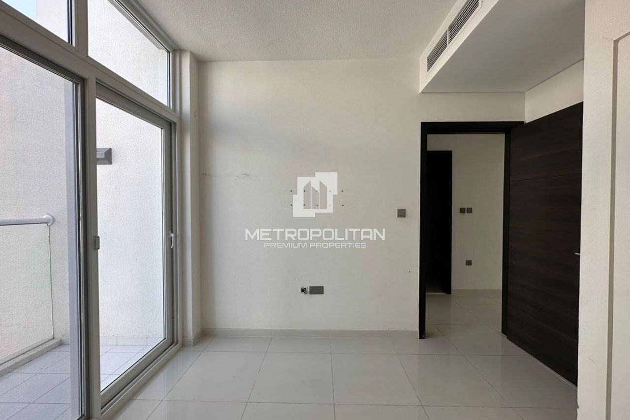 Casa adosada en Dubái, EAU, 155 m² - imagen 3