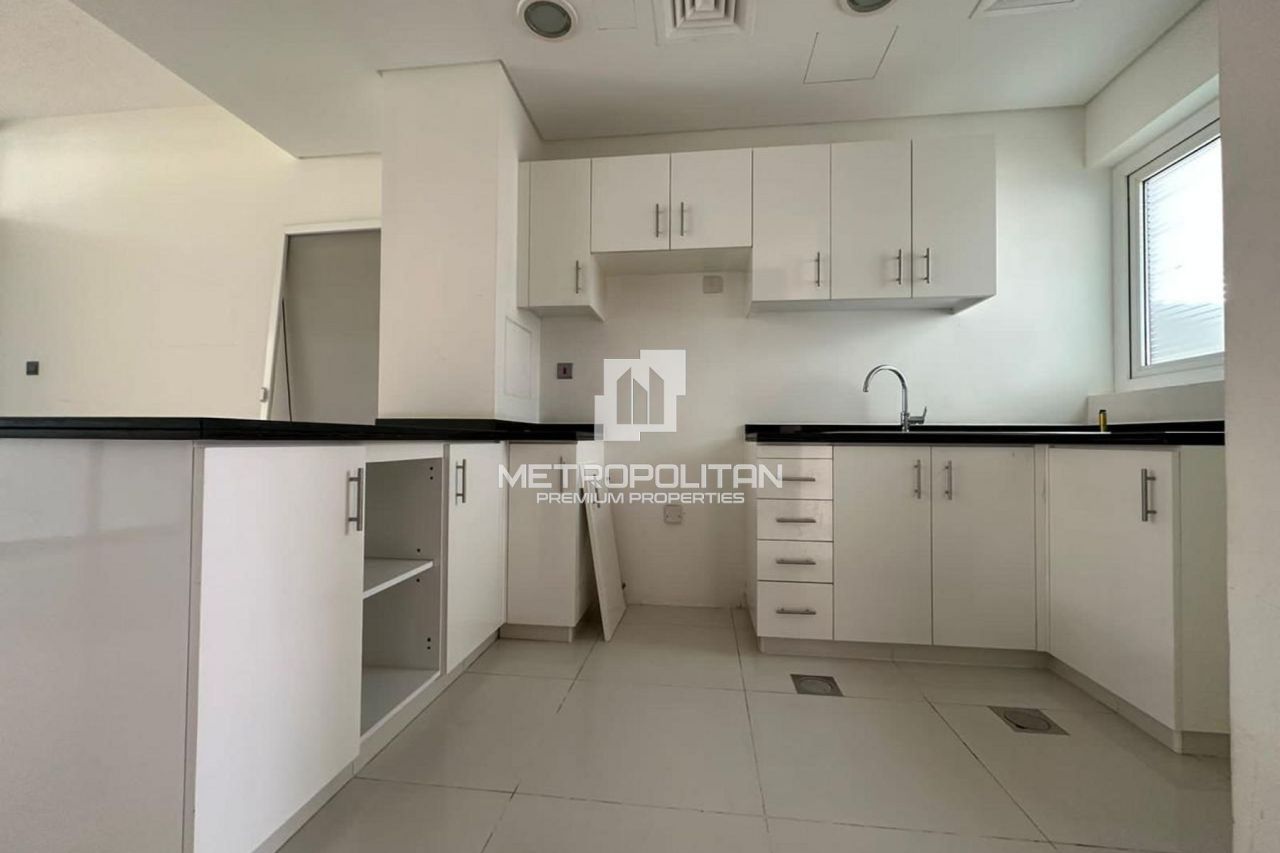 Casa adosada en Dubái, EAU, 155 m² - imagen 4