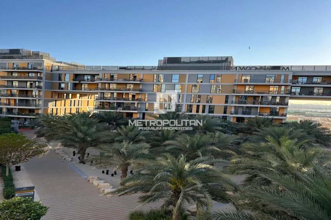 Apartment in Dubai, UAE, 58 m² - picture 10