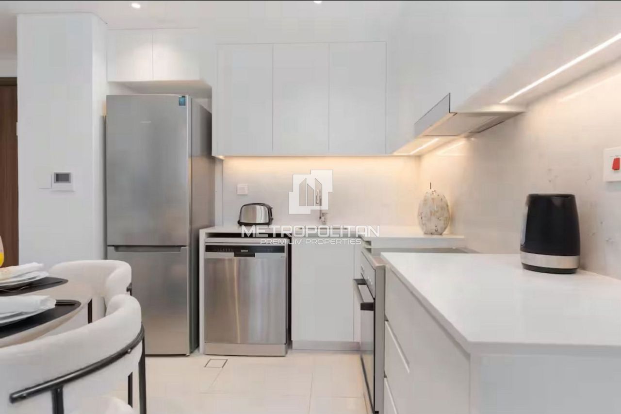 Apartment in Dubai, UAE, 68 m² - picture 16