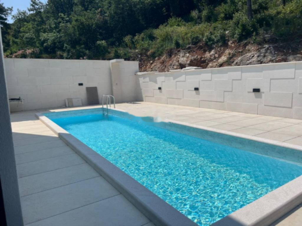 Flat in Opatija, Croatia, 238 m² - picture 14