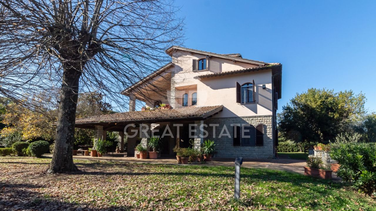 Casa en Porano, Italia, 477.3 m² - imagen 1