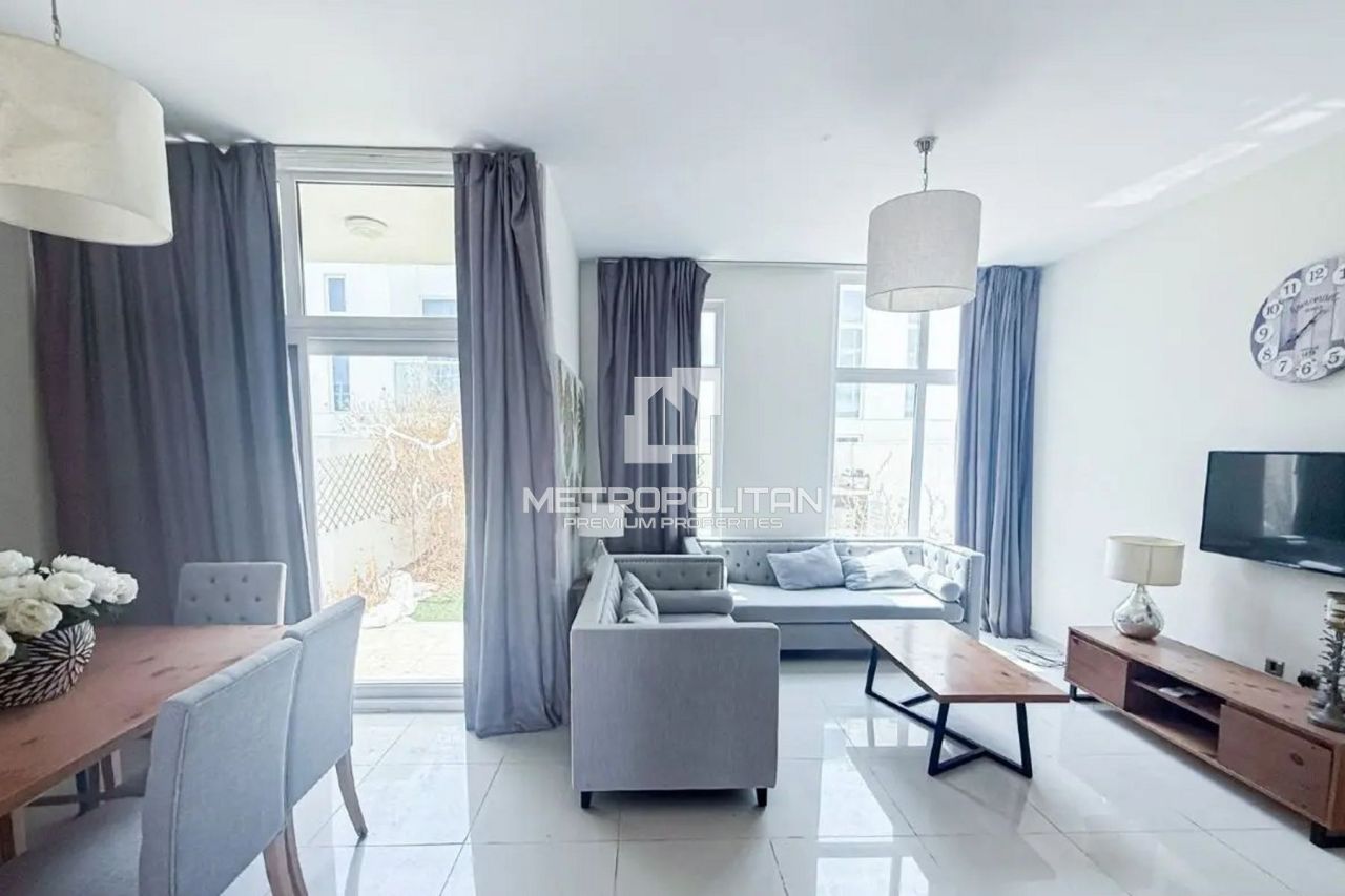 Townhouse in Dubai, UAE, 224 m² - picture 2