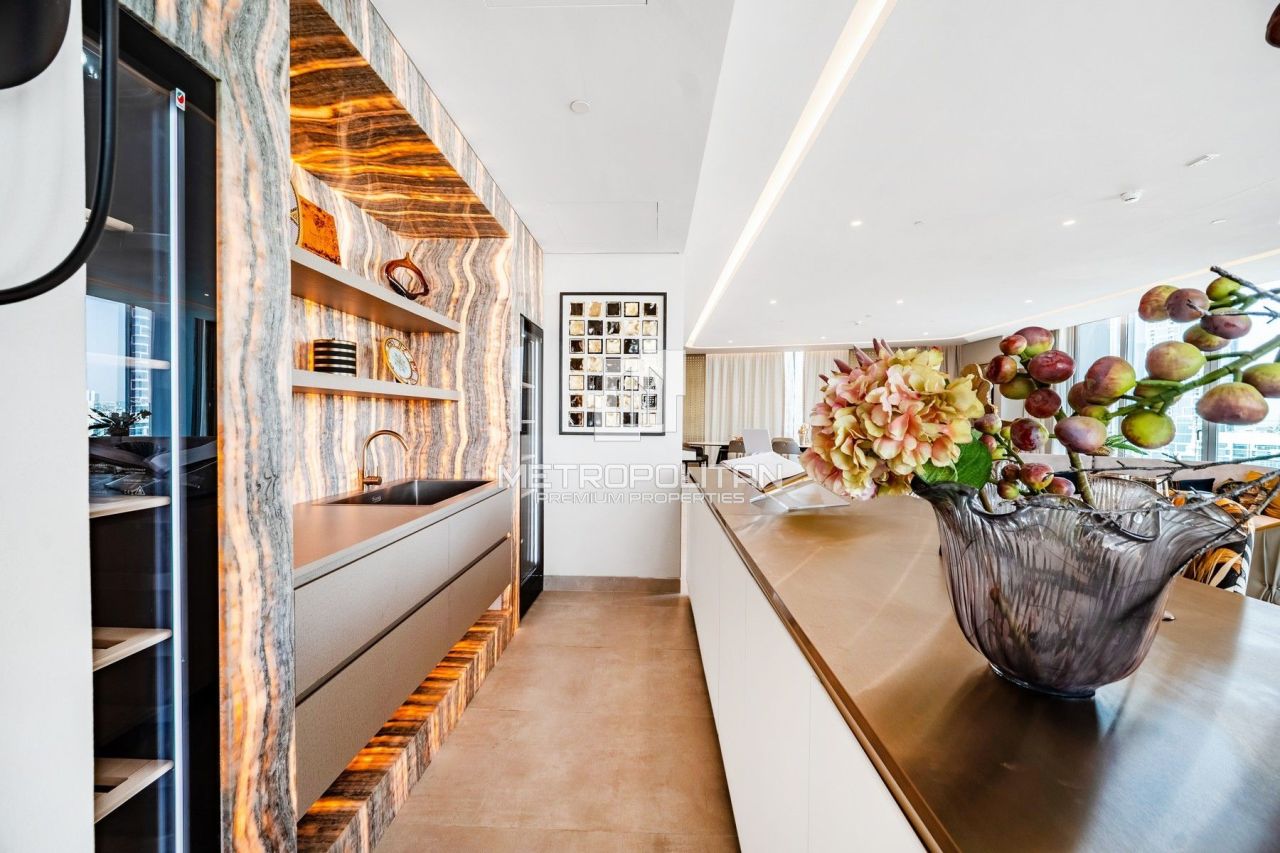 Penthouse in Dubai, UAE, 628 m² - picture 11