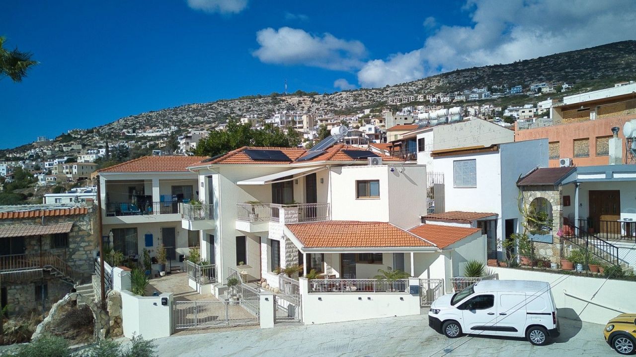 Villa in Paphos, Cyprus, 135 m² - picture 1