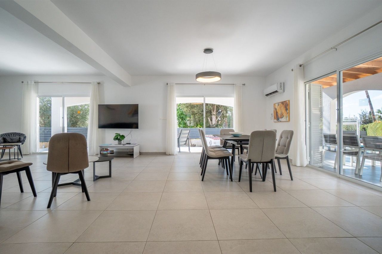 Villa in Paphos, Cyprus, 238 m² - picture 9