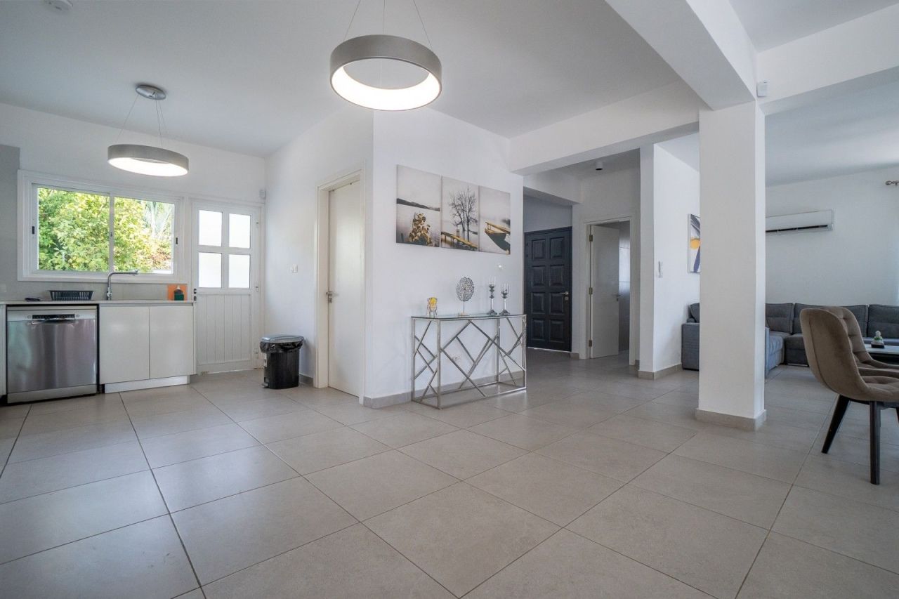 Villa in Paphos, Cyprus, 238 m² - picture 14