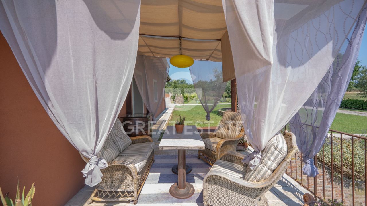 Casa a Cortona, Italia, 237.2 m² - foto 9