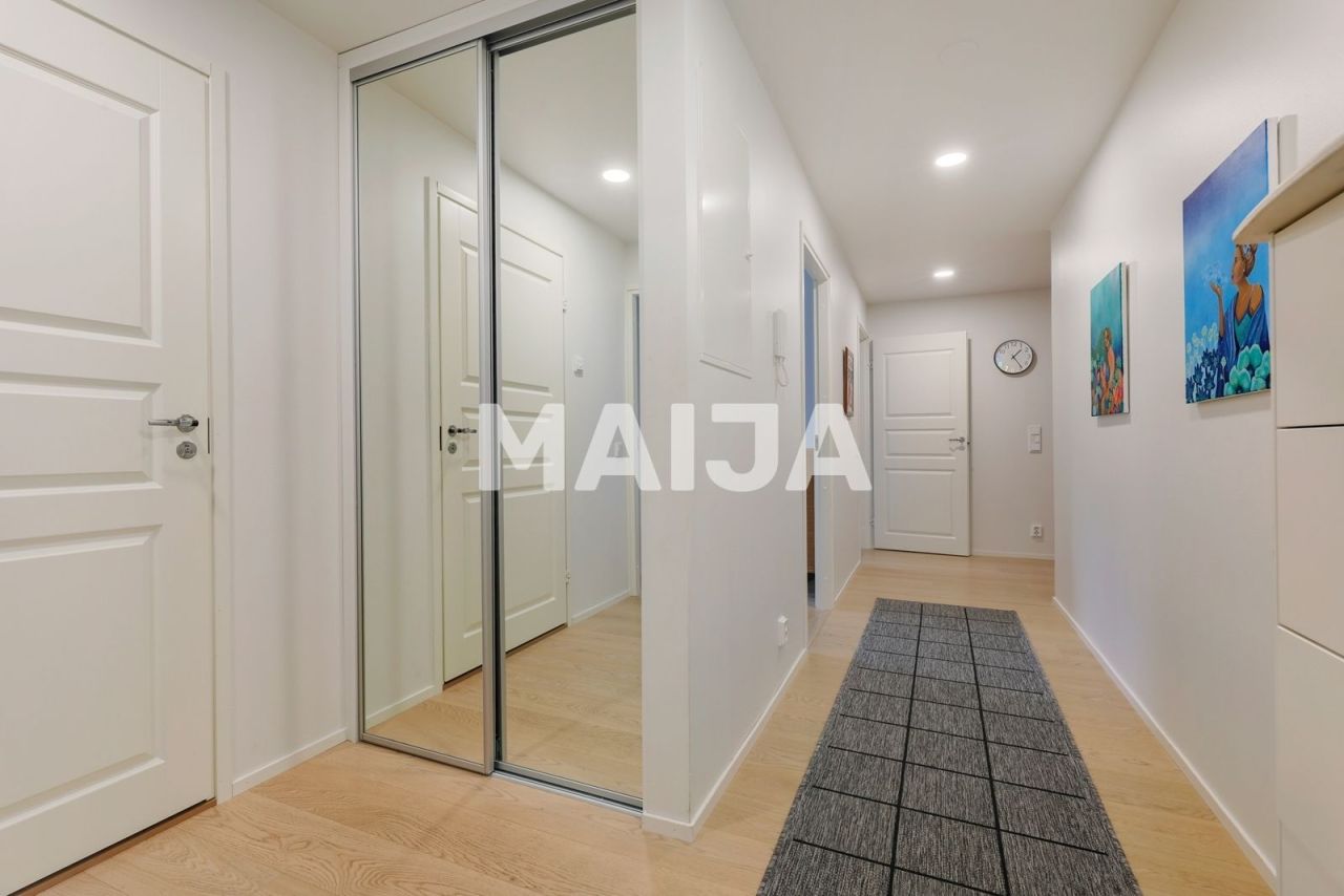 Apartment in Helsinki, Finland, 71 m² - picture 4