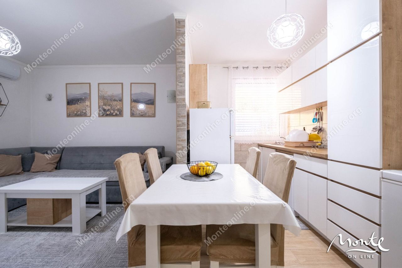 Apartment in Dobrota, Montenegro, 48 m² - picture 7