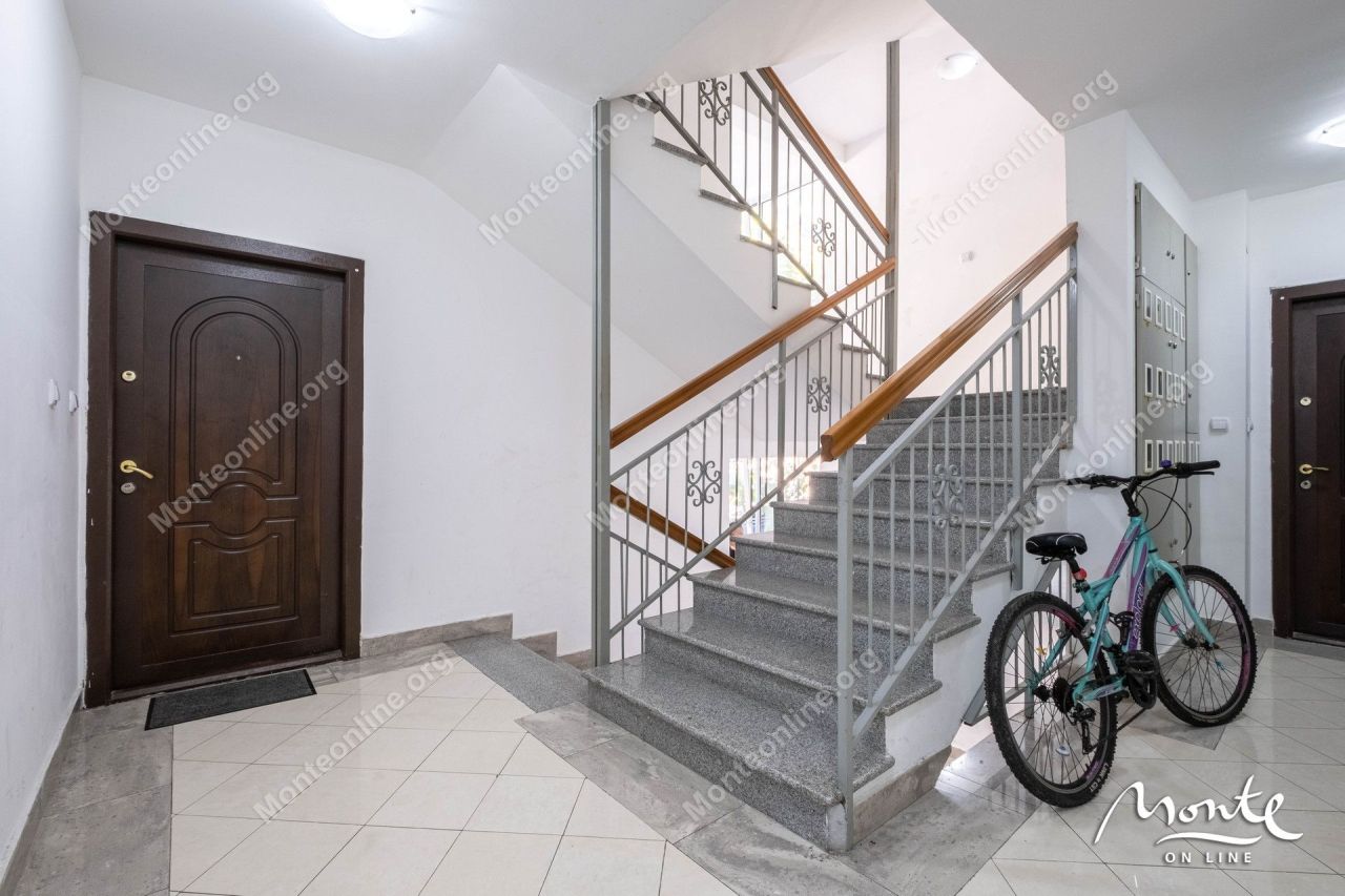 Apartment in Dobrota, Montenegro, 48 m² - picture 12