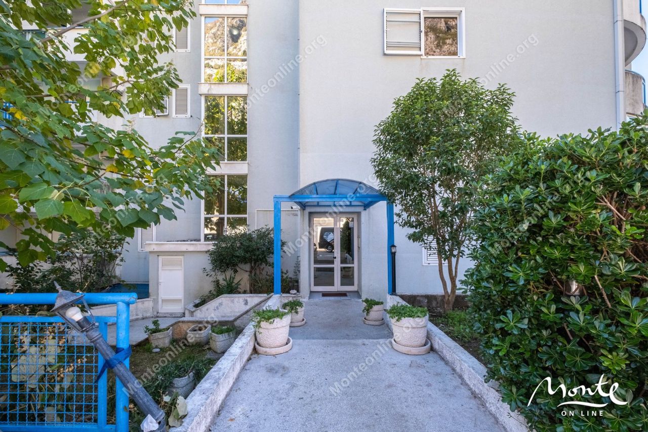 Apartment in Dobrota, Montenegro, 48 m² - picture 15