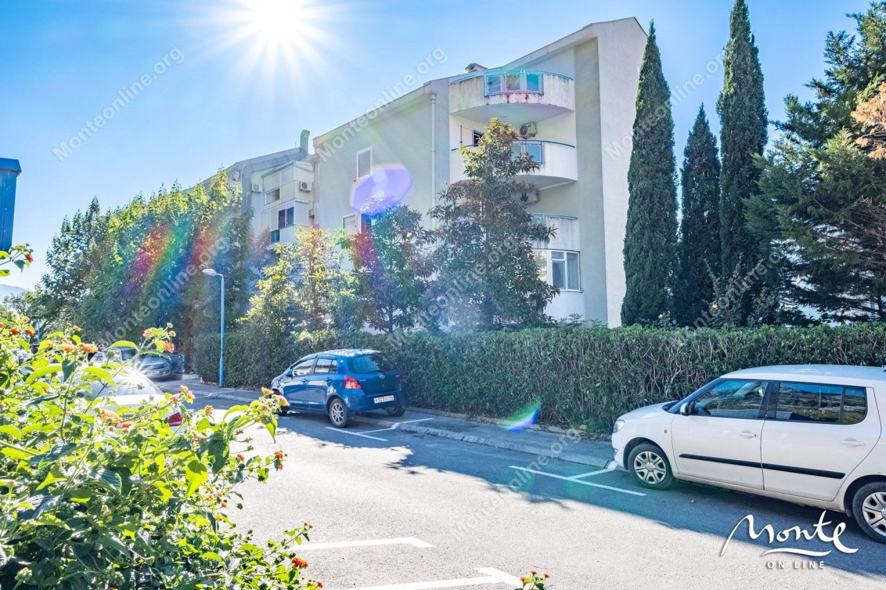 Apartment in Dobrota, Montenegro, 48 m² - picture 16