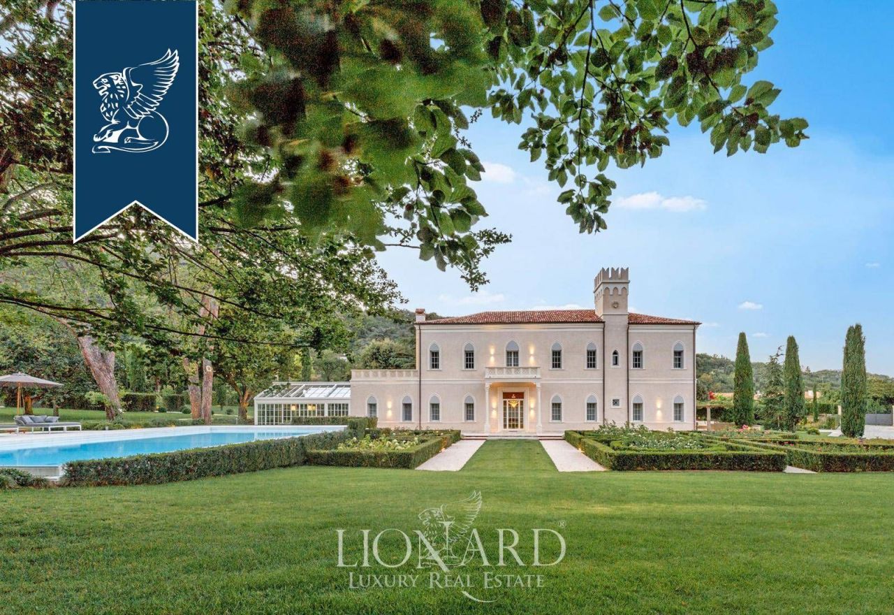 Villa in Padua, Italy, 1 346 m² - picture 1