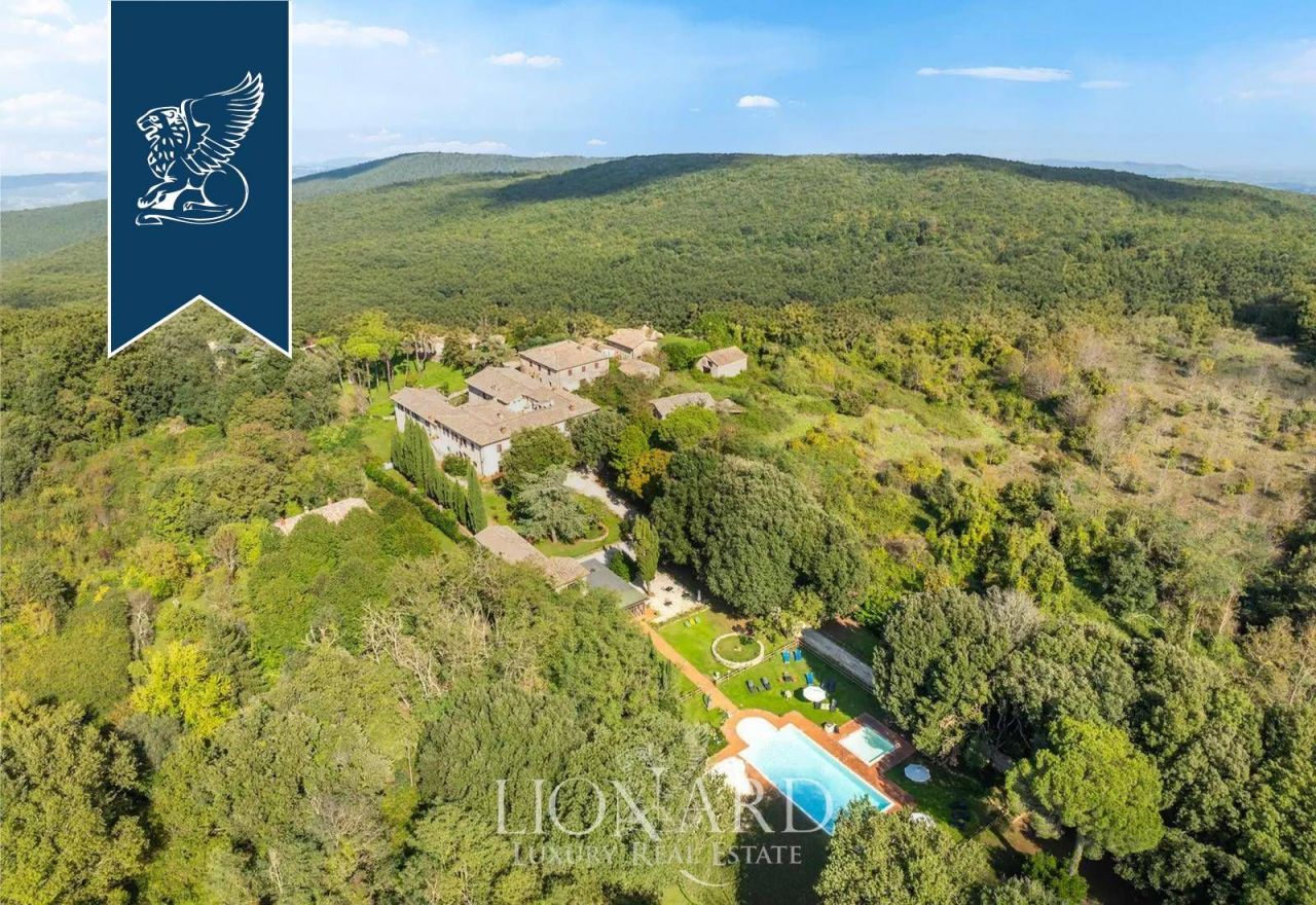 Villa in Siena, Italy, 1 513 m² - picture 1