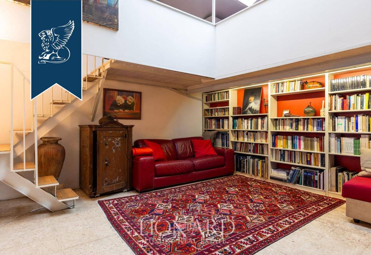 Apartment in Rome, Italy, 163 m² - picture 1