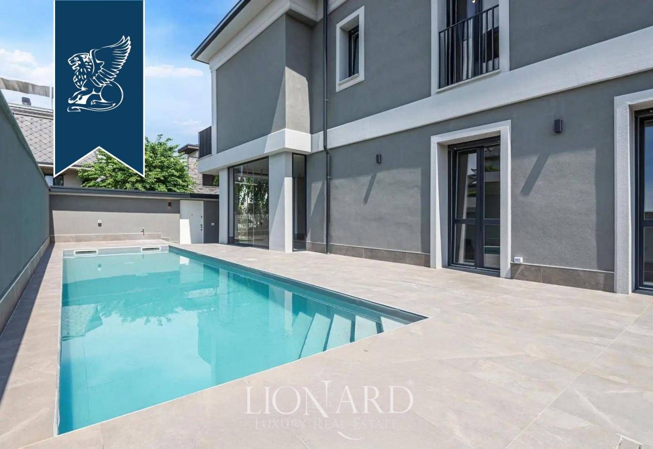 Villa in Monza, Italy, 192 m² - picture 1