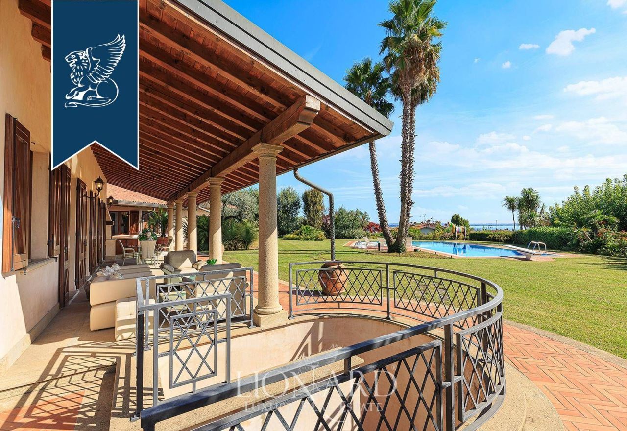Villa à Padenghe sul Garda, Italie, 900 m² - image 5