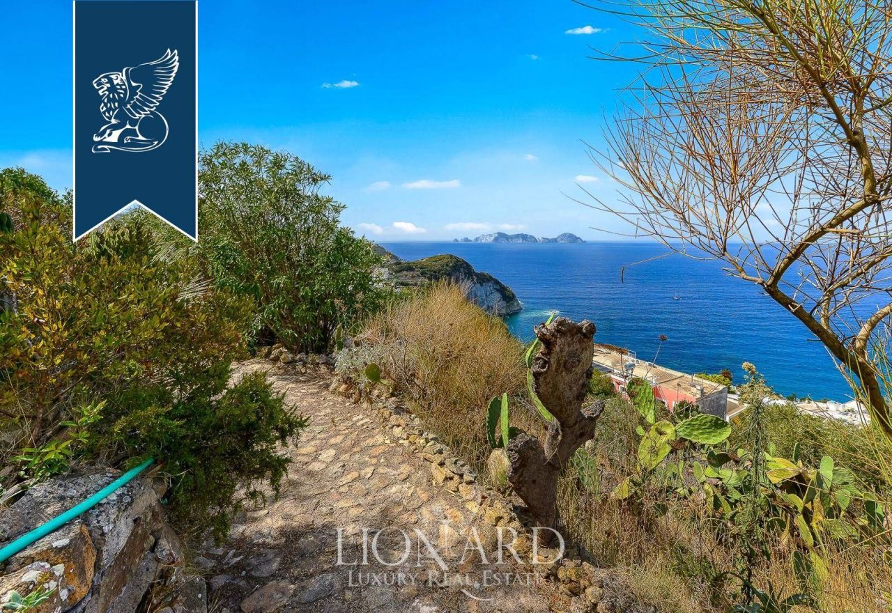 Villa in Latina, Italy, 110 m² - picture 6