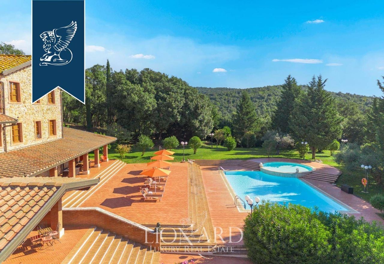 House in Massa Marittima, Italy, 1 370 m² - picture 6