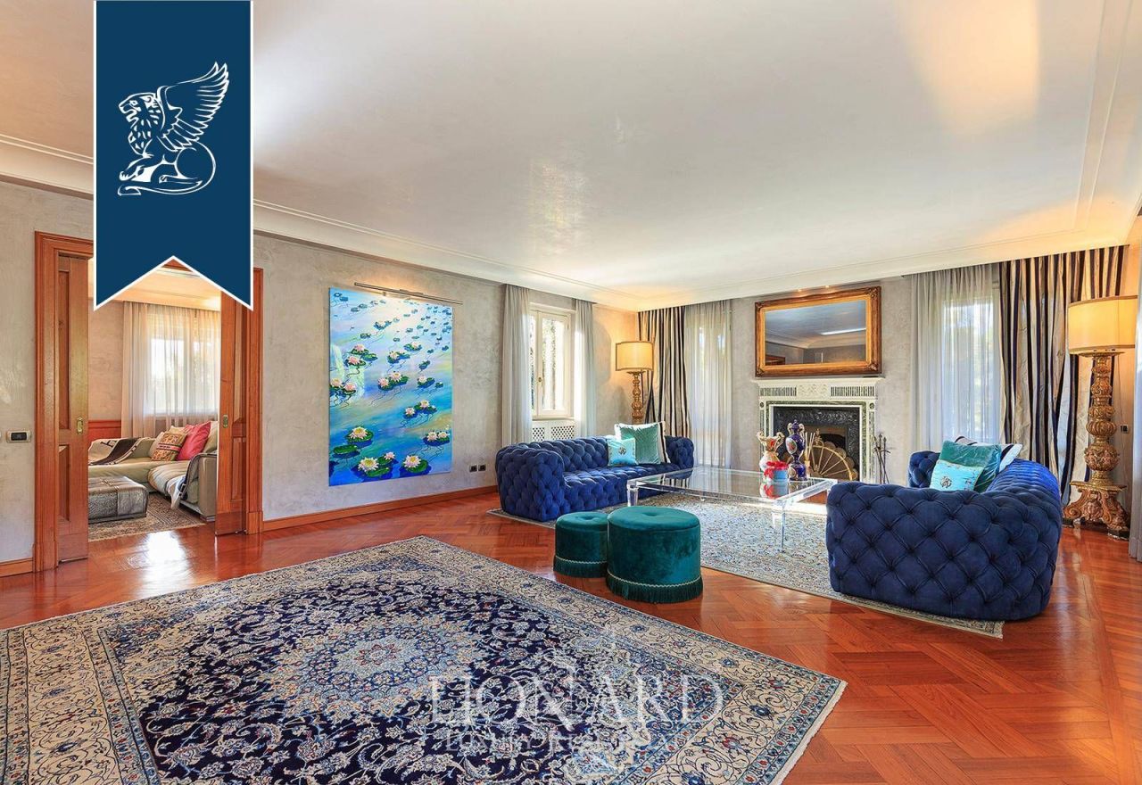 Villa à Padenghe sul Garda, Italie, 900 m² - image 12