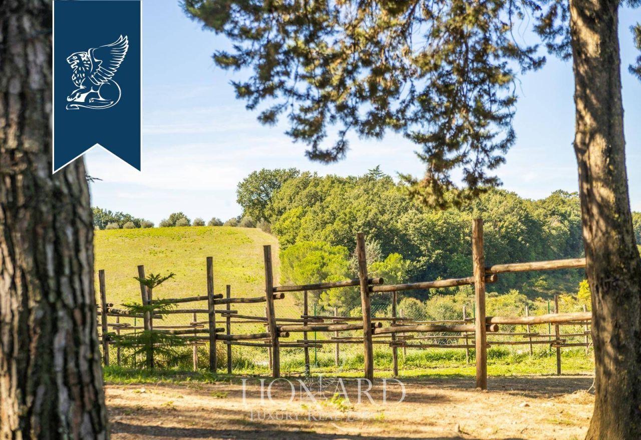 Farm in Siena, Italy, 1 600 m² - picture 13